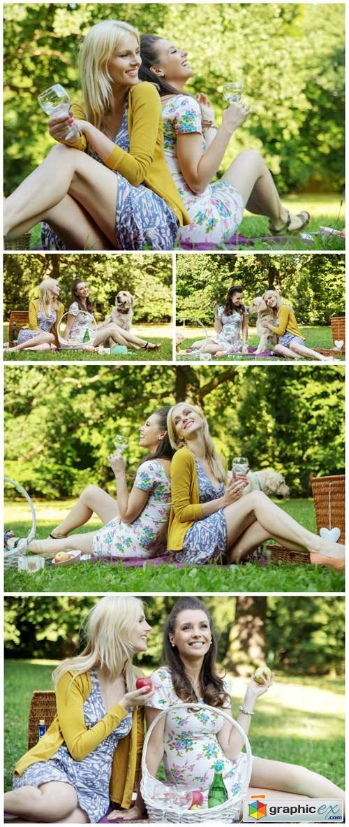 Young girl on picnic - Stock photo